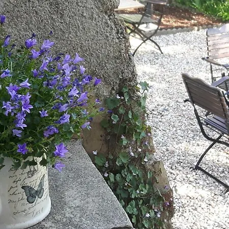 D'hotes Des Gens Heureux Bed & Breakfast